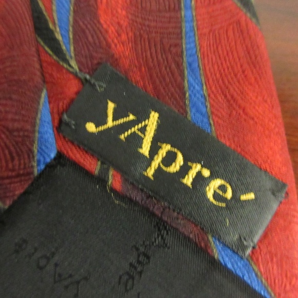 yApre tie in spectacular red and blue - Picture 2 of 5